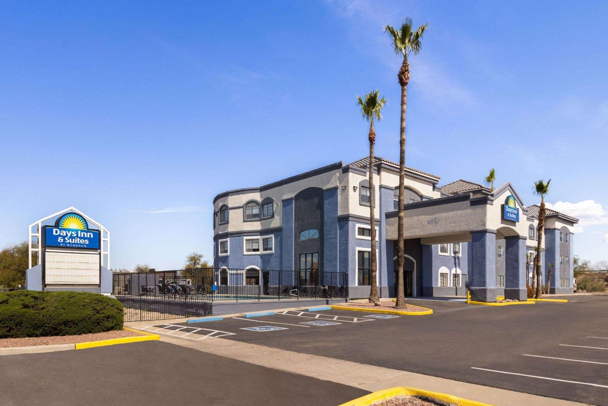 Days Inn & Suites By Wyndham Tucson/Marana Exterior photo