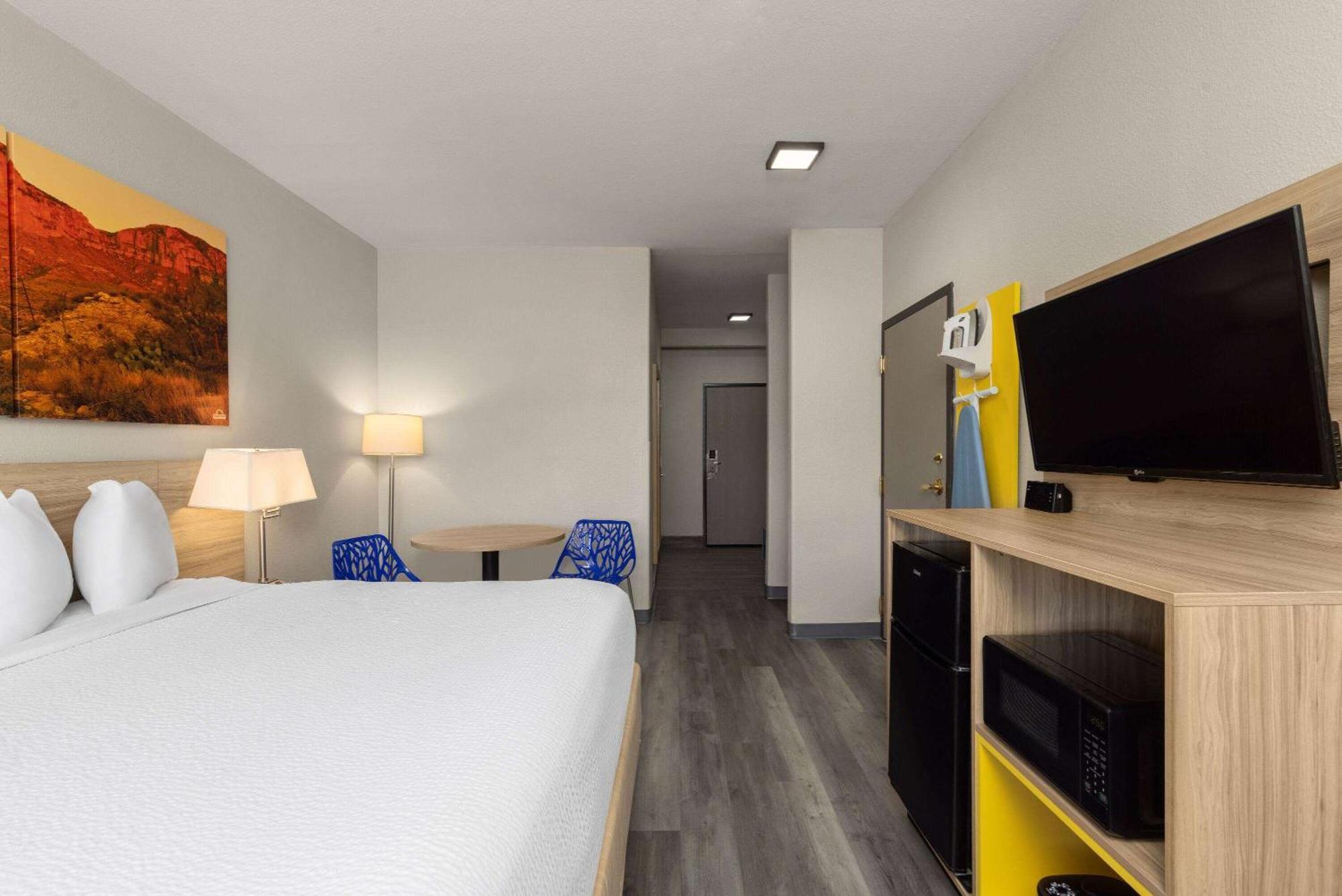 Days Inn & Suites By Wyndham Tucson/Marana Cortaro Exterior photo
