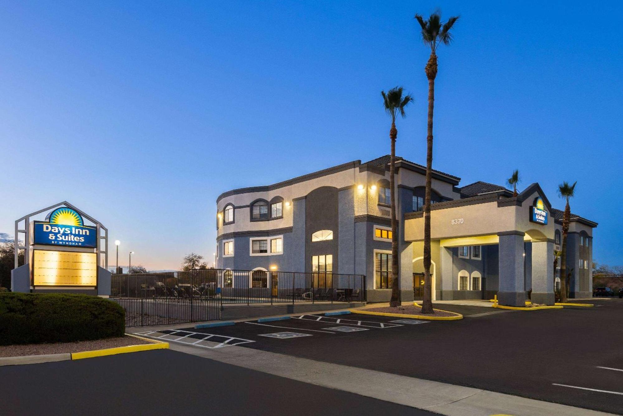 Days Inn & Suites By Wyndham Tucson/Marana Cortaro Exterior photo