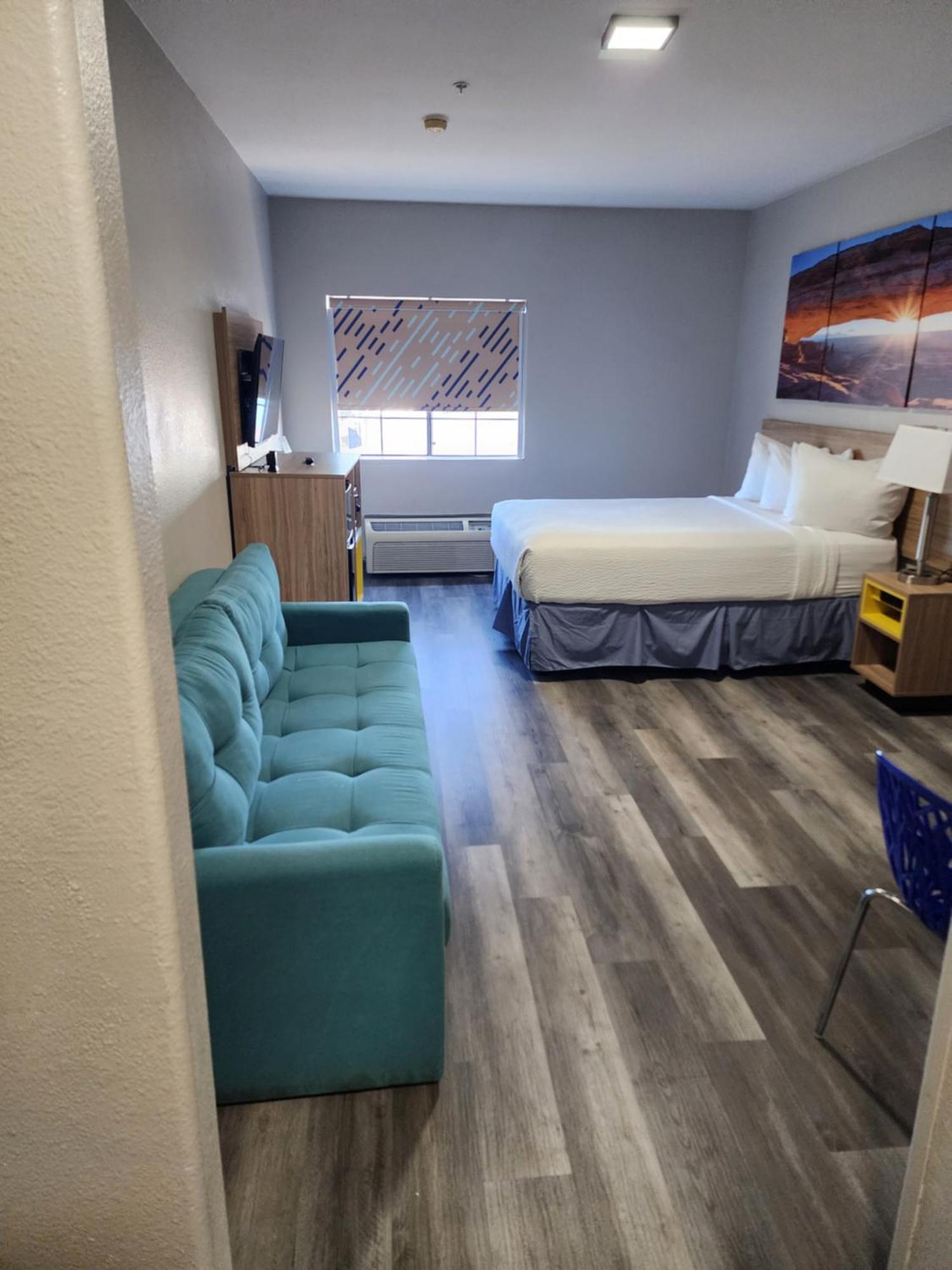 Days Inn & Suites By Wyndham Tucson/Marana Cortaro Room photo